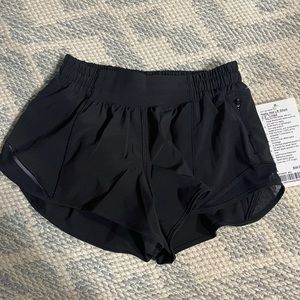 Lululemon Hotty Hot Shorts NWT